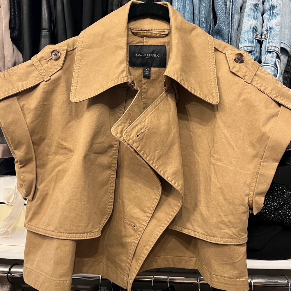 Banana republic short sleeve trench jacket XS